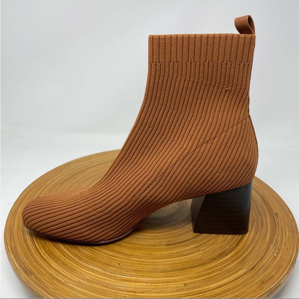 STEVE MADDEN “DIMMER" Sock Boots Size 8